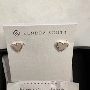 Kendra Scott Ari Heart 💛 Gold Stud Earrings